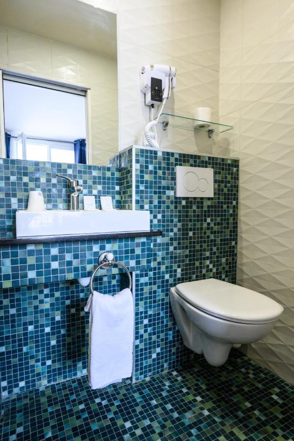 Quarto com 2 Camas de Solteiro
