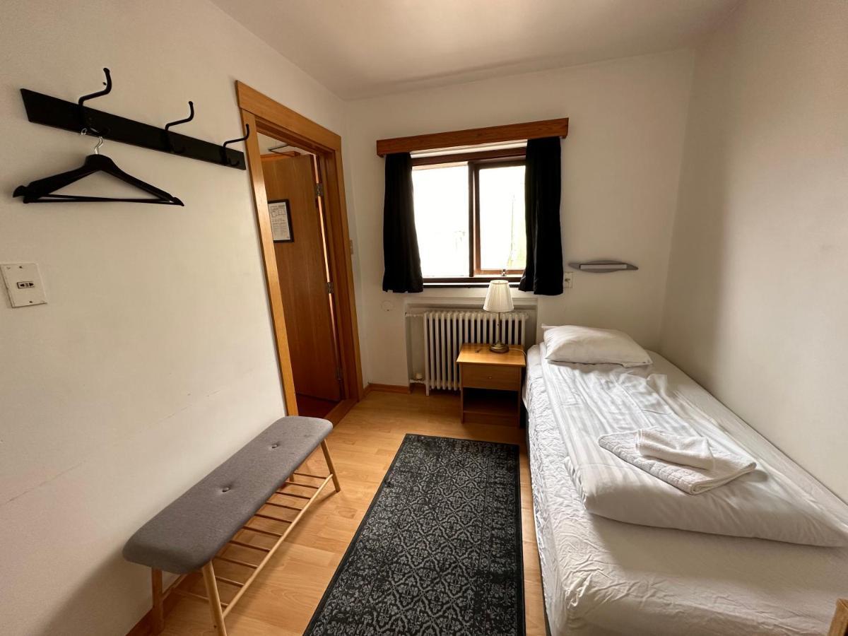 Einzelzimmer mit Gemeinschaftsdusche und -WC