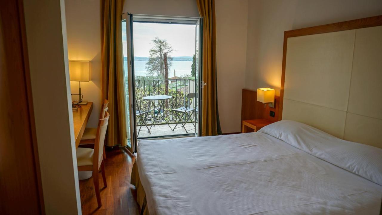 Comfort Double or Twin Room with Balcony and Partial Lake View