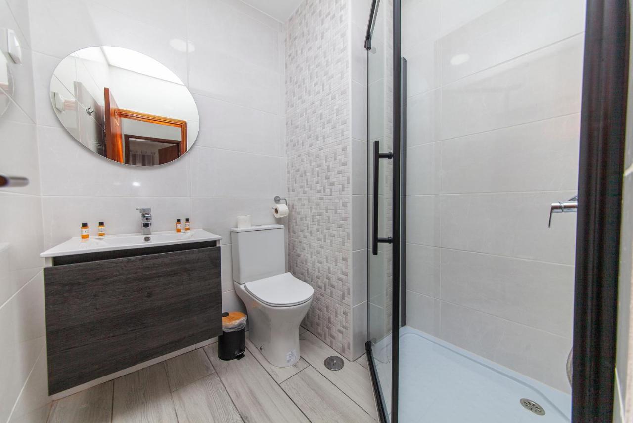 Quarto Duplo com Casa de Banho Partilhada