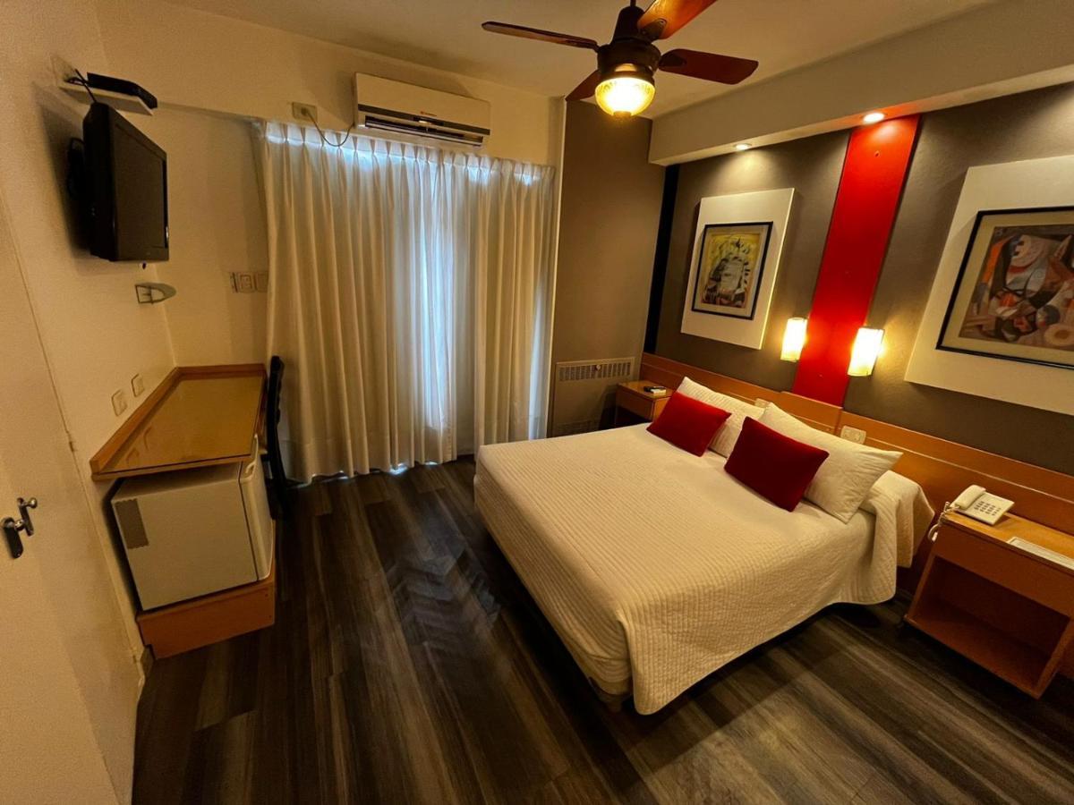 Quarto Duplo Superior com Banheira de Hidromassagem