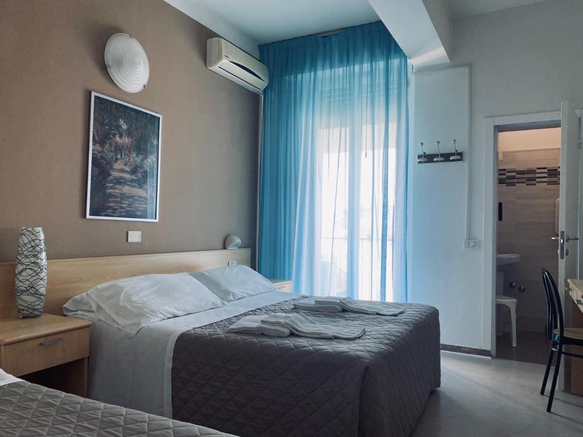 Triple Room,1412891678:JPEG