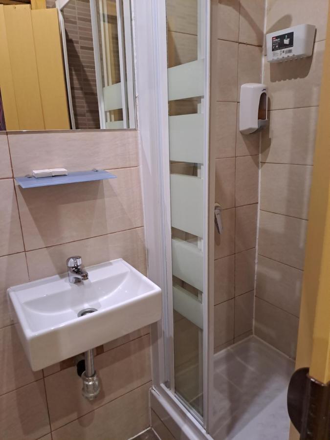 Budget Tweepersoonskamer met 2 Aparte Bedden