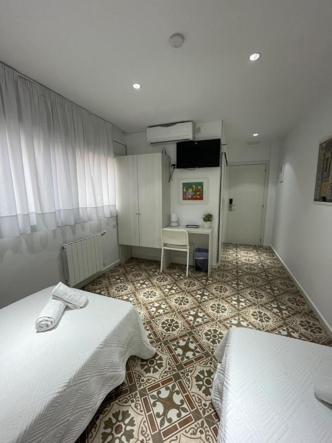 Quarto Twin com Casa de Banho