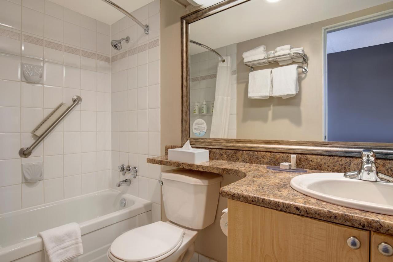 Queen Room Two Queen Beds Limited View or Non-Smoking