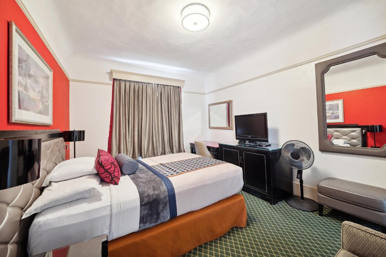 Queen Room