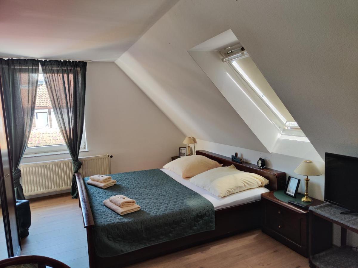 Dreibettzimmer mit eigenem Bad