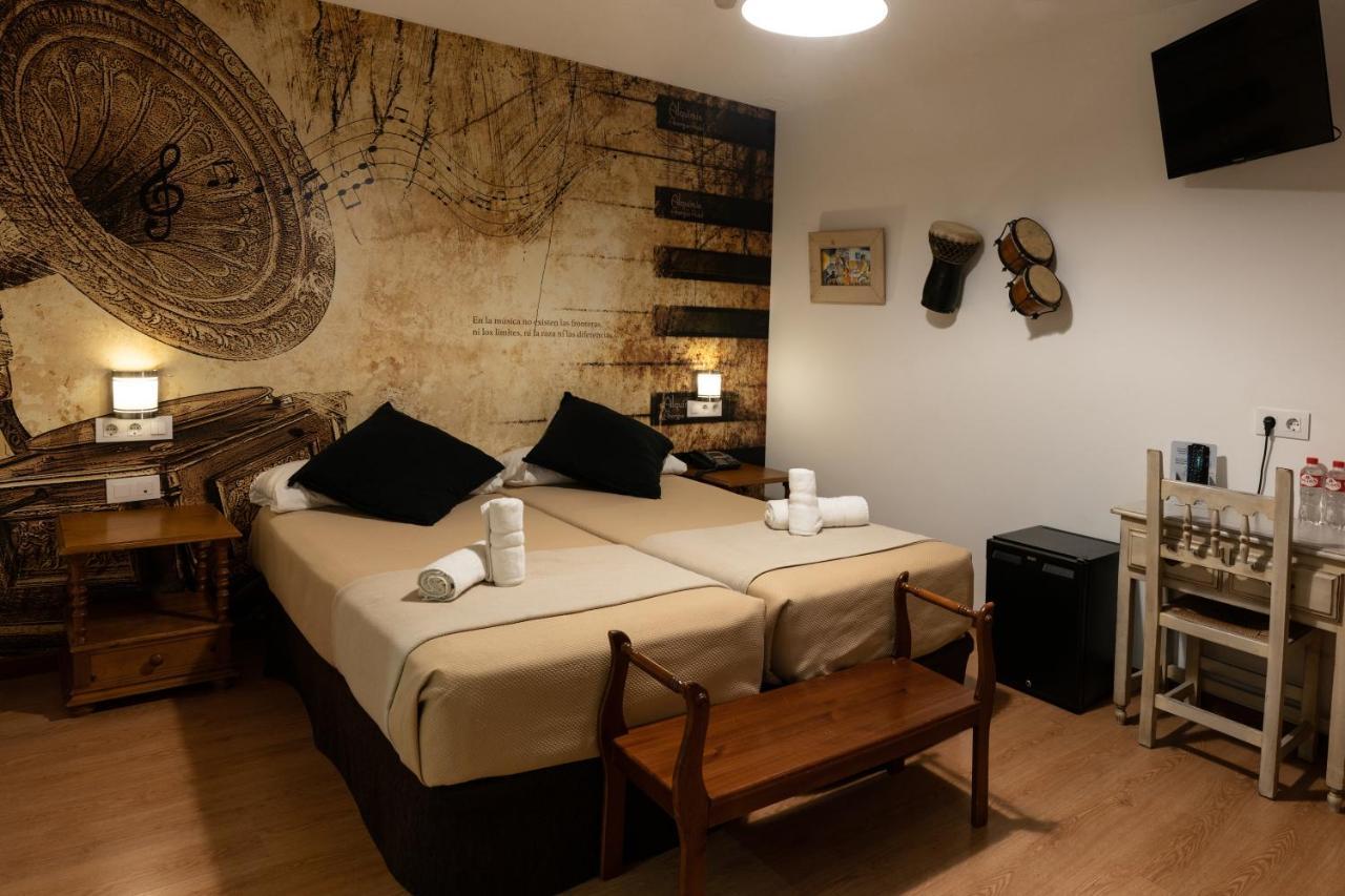 Economy Double Room Private Bathroom