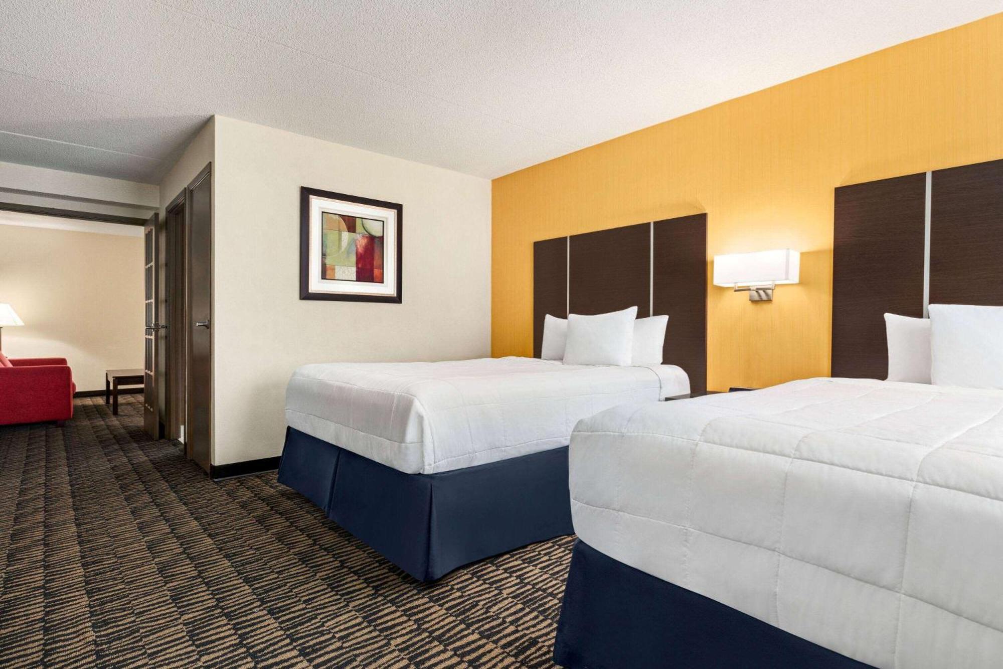 Queen Suite with Two Queen Beds