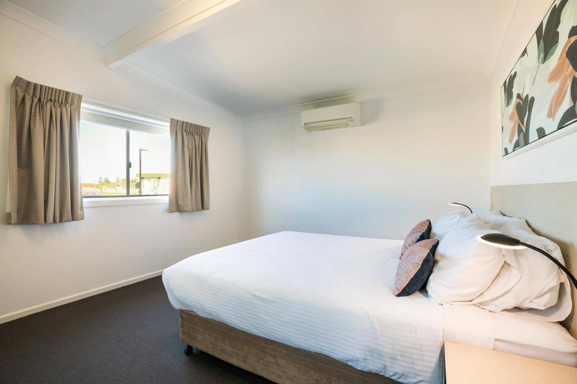 Two-Bedroom Apartment,697223358:JPEG