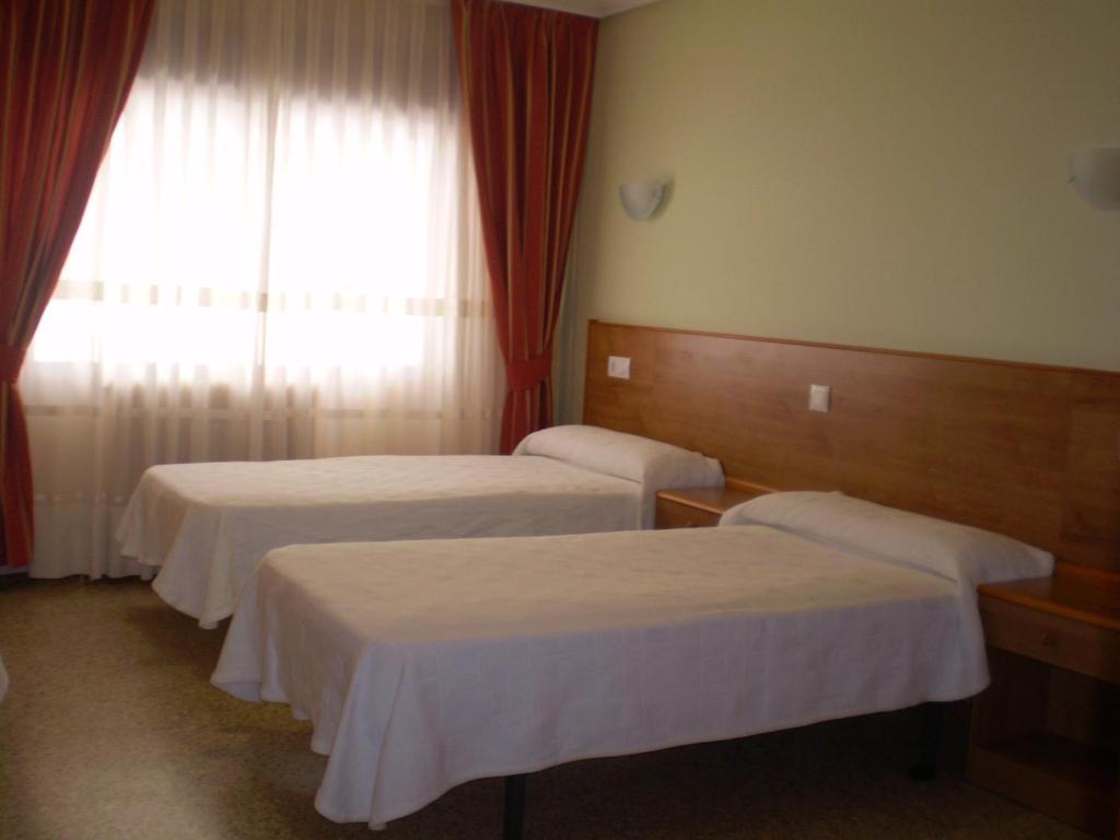 Twin Room,1580621417:JPEG