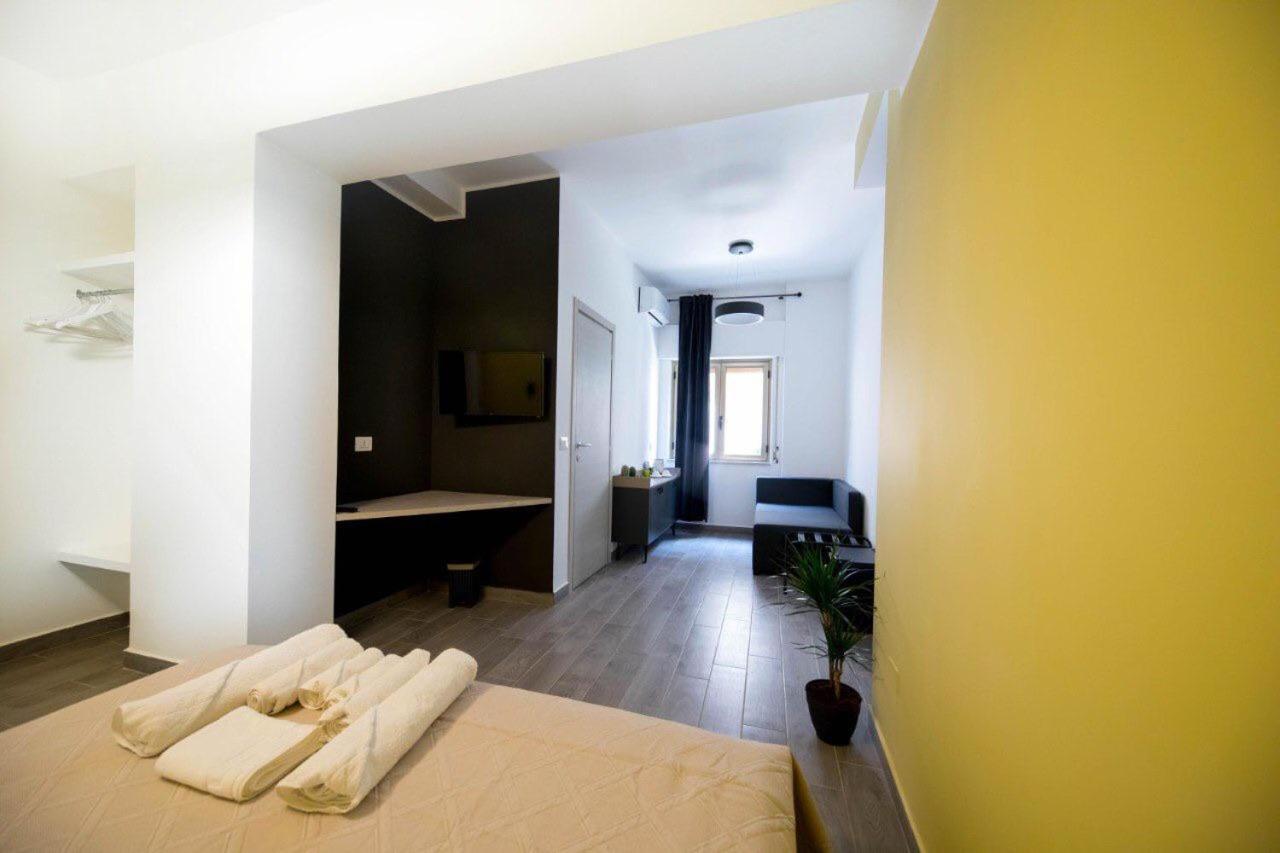 Double Room,1466389526:JPEG