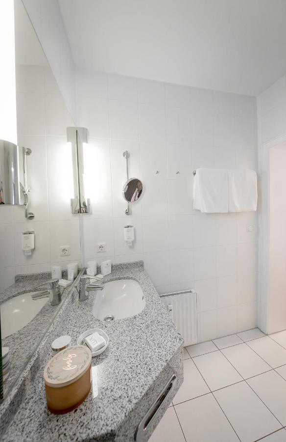 King Room,1469337221:JPEG