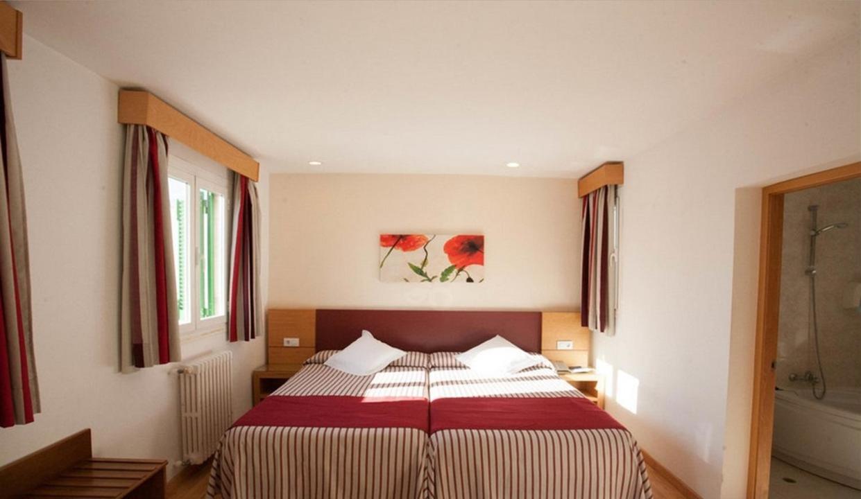 Doppel- oder Zweibettzimmer