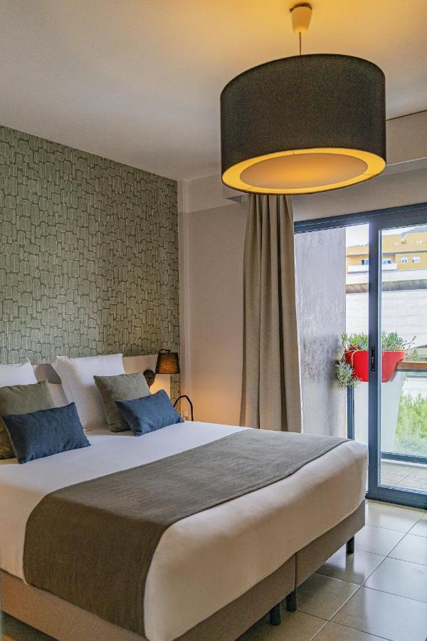 Tweepersoonskamer met 2 Aparte Bedden en Balkon
