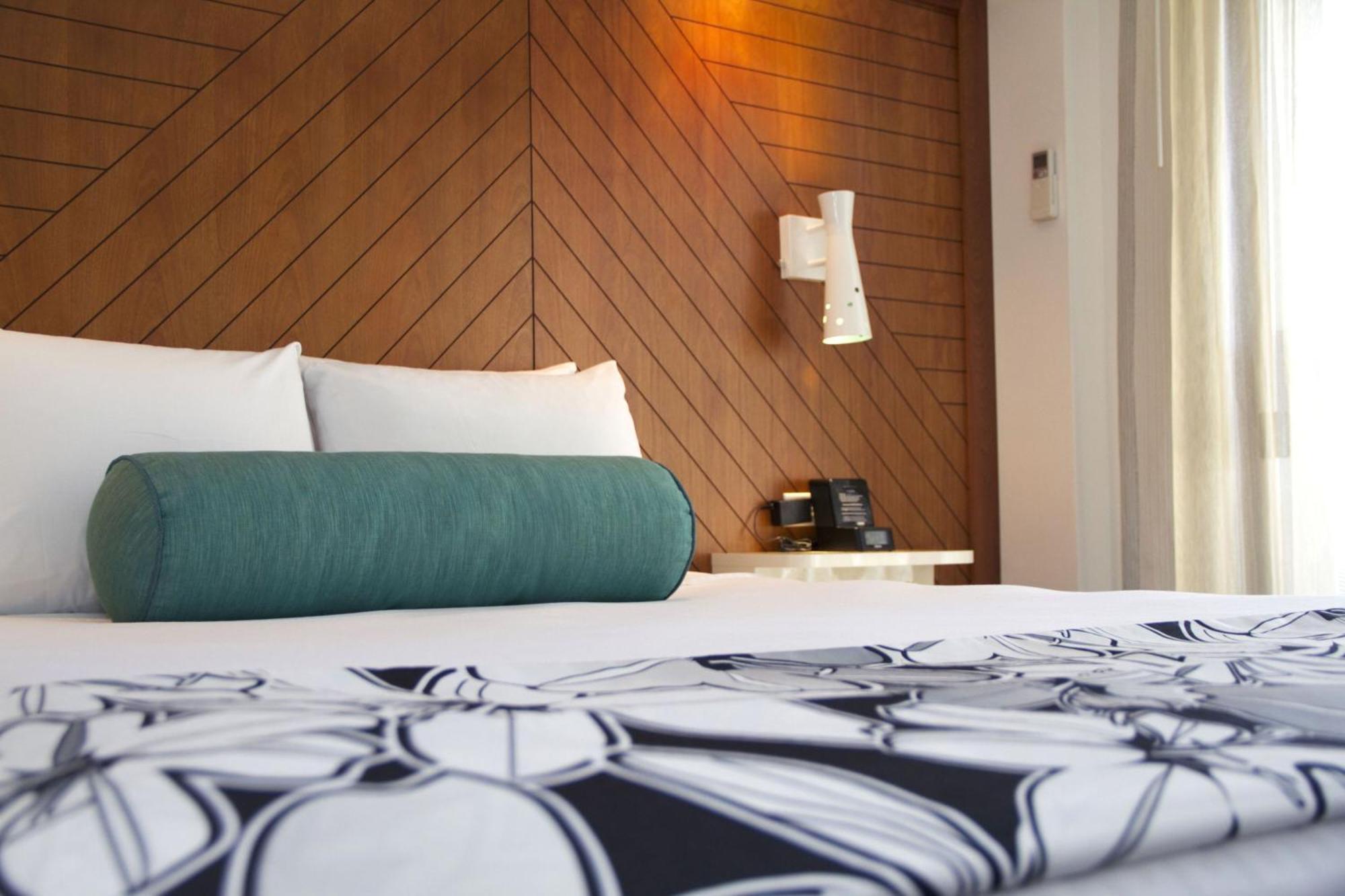 Club Suite King Bed