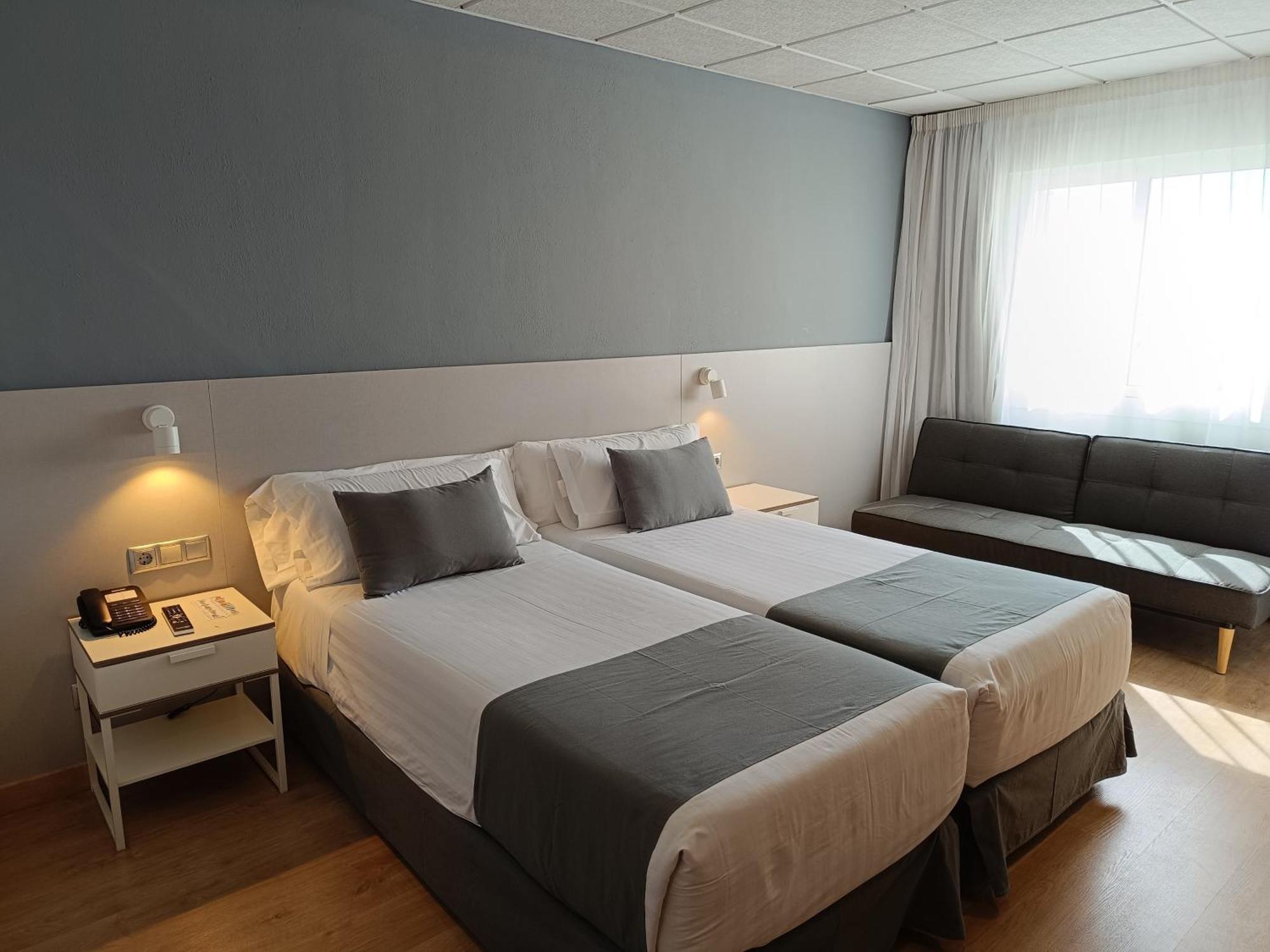 Large Twin Room,1186501873:JPEG