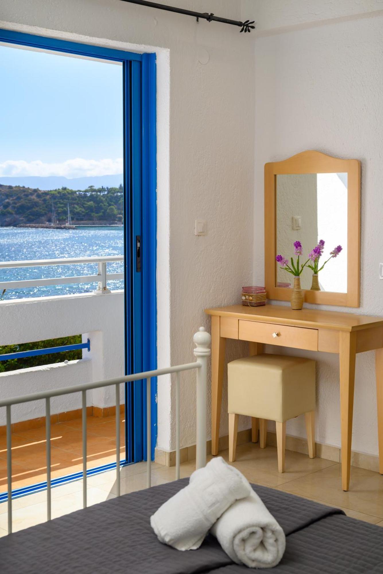 Two-Bedroom Apartment,1498506892:JPEG