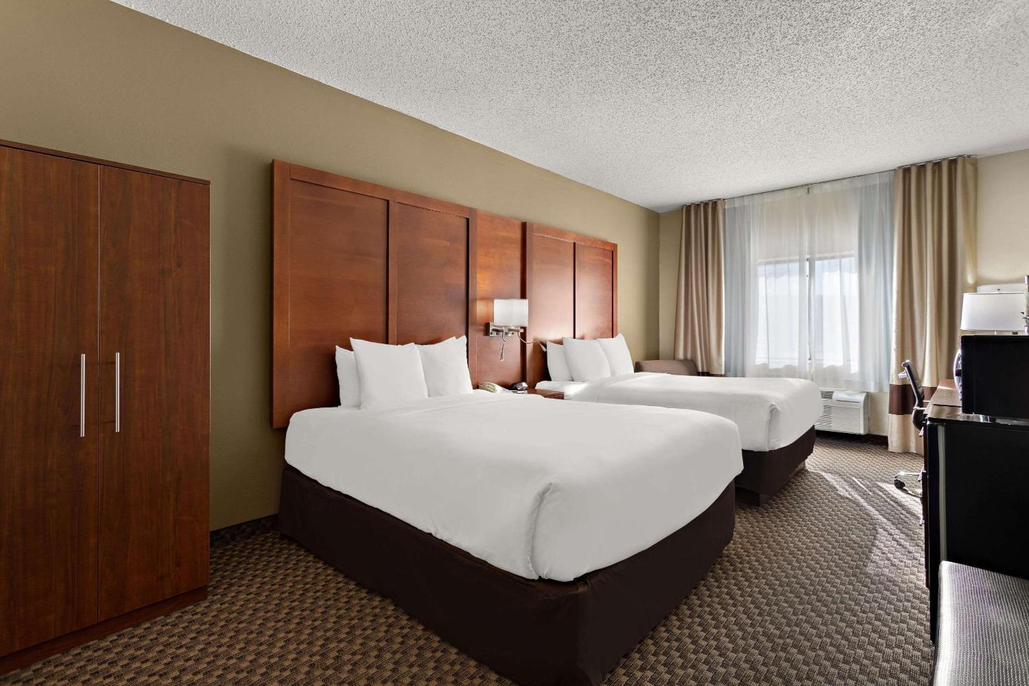 Promotional Queen Room Two Queen Beds Accessible or Non-Smoking,1499896300:JPEG
