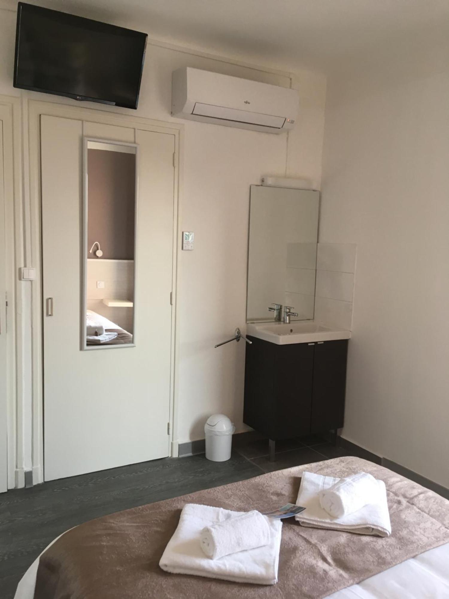 Double Room Balcony Sea Street View