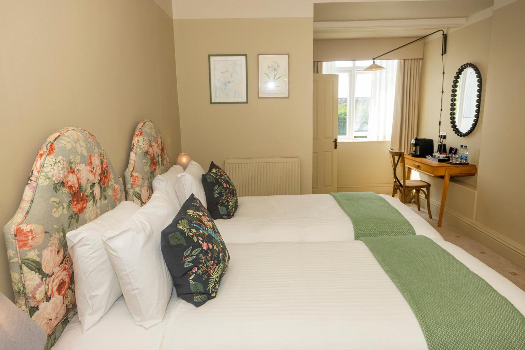 Deluxe Double Room Sea View,1516383784:JPEG