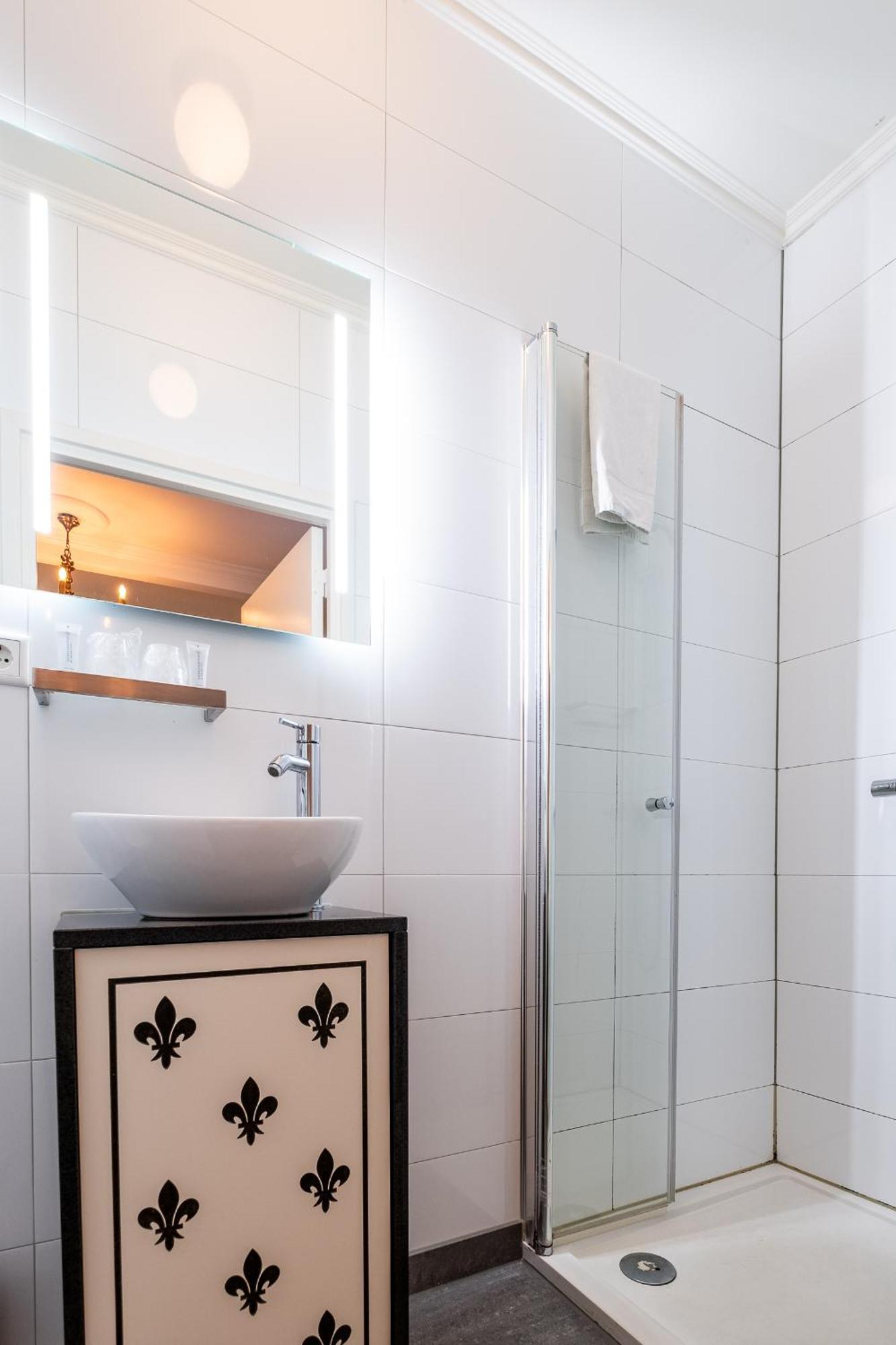 Standaard Tweepersoonskamer met Eigen Badkamer