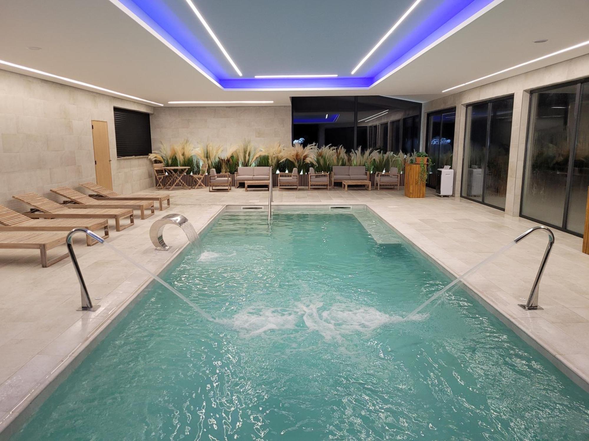 Quarto Duplo com Varanda e Vista Piscina e Jardim