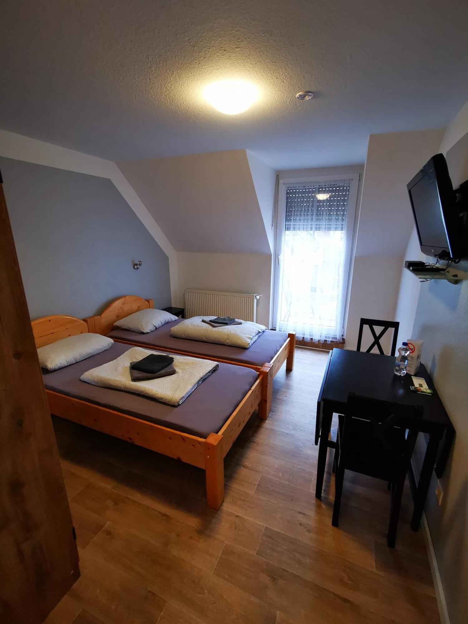 Doppelzimmer mit Balkon