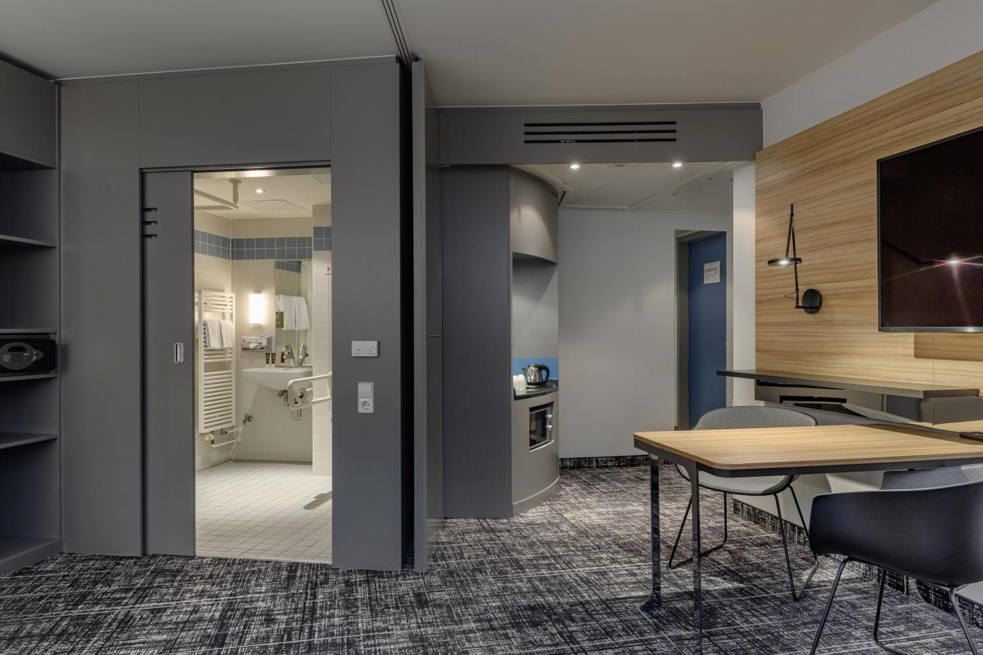 Standard Suite with One Double Bed and Single Sofa Bed
