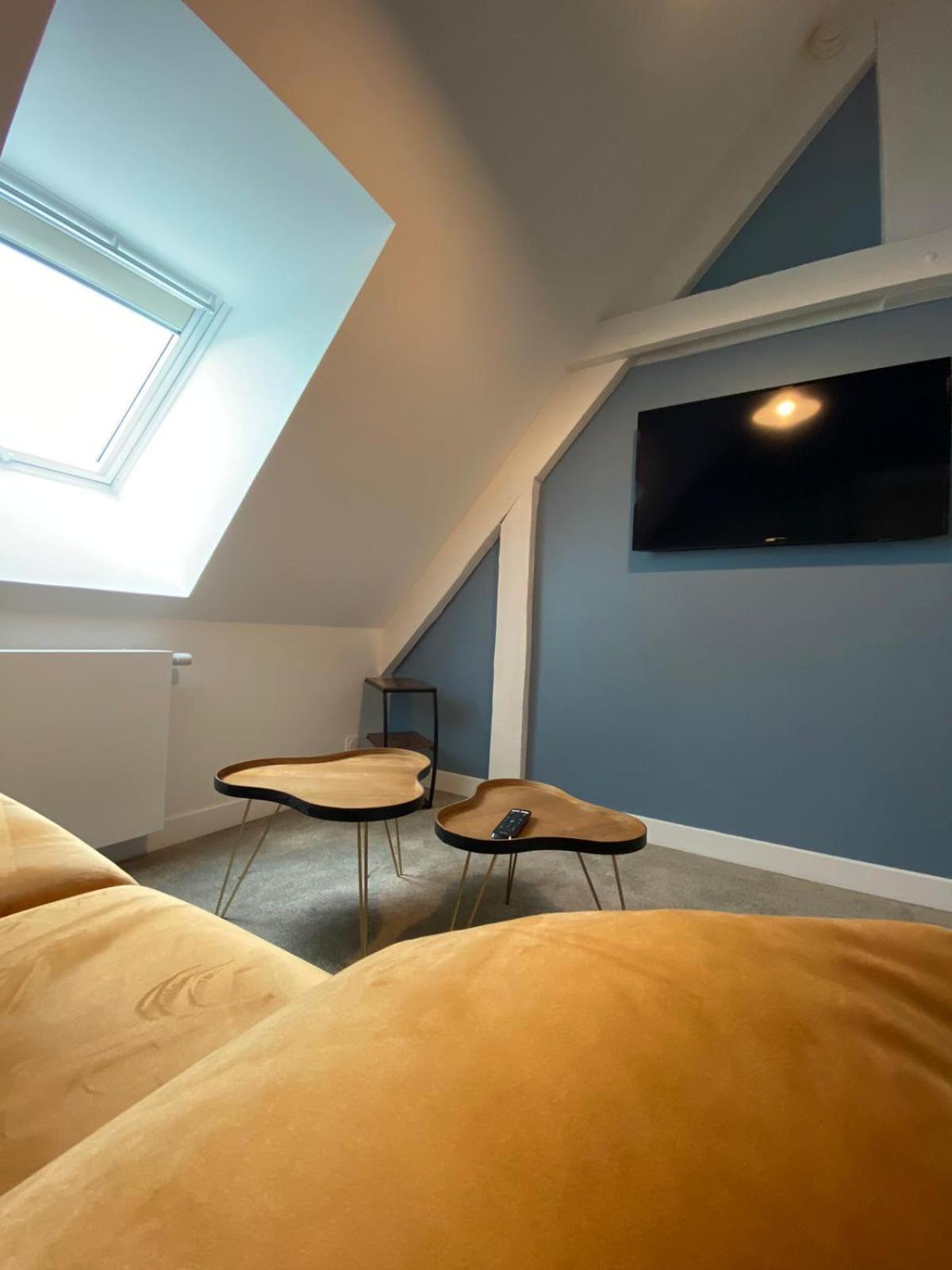 Suite,1527880564:JPEG