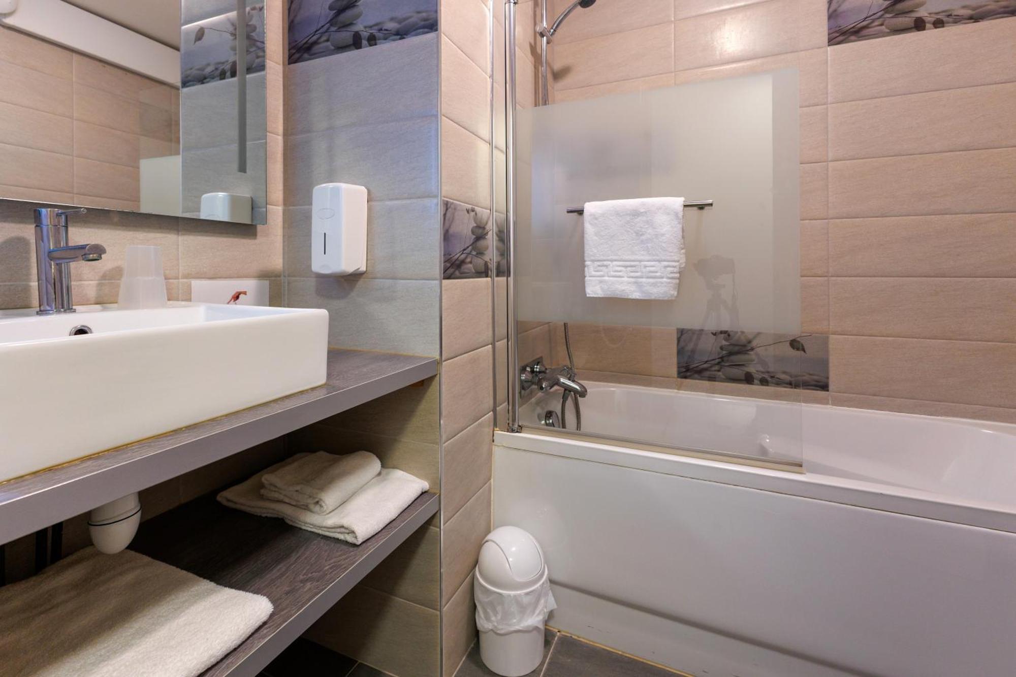 Comfort Double Room,1529407123:JPEG