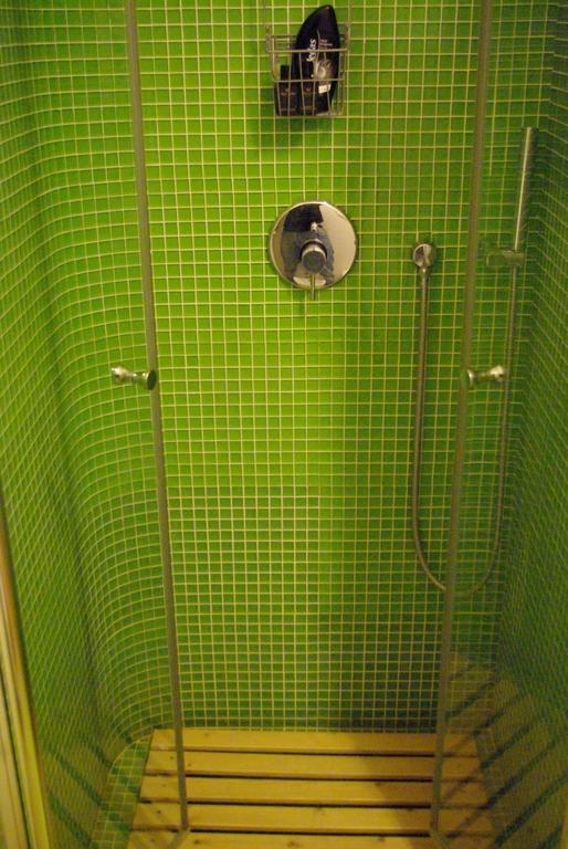 Camera Matrimoniale con Bagno in Comune