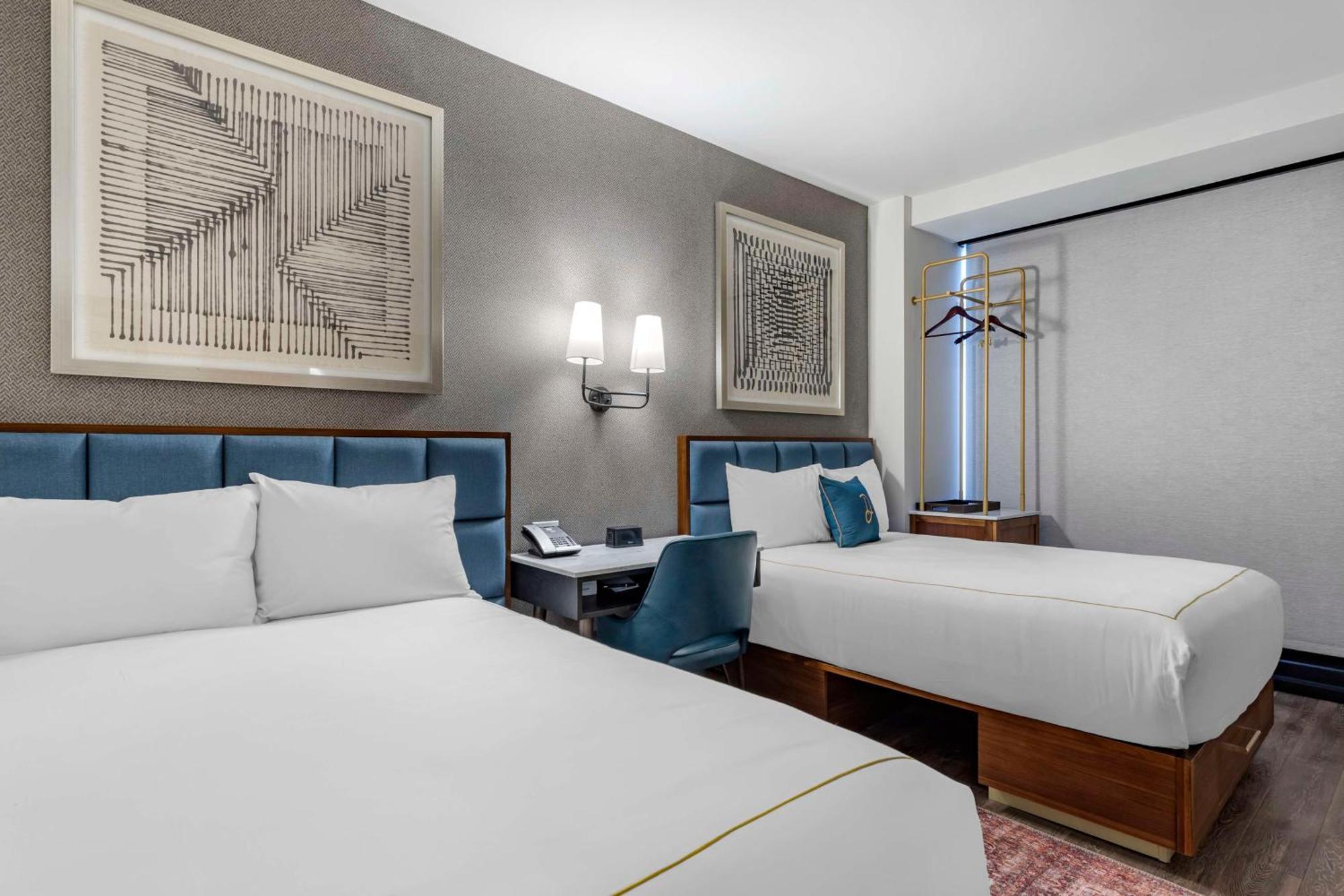 Doppelzimmer mit 2 Doppelbetten