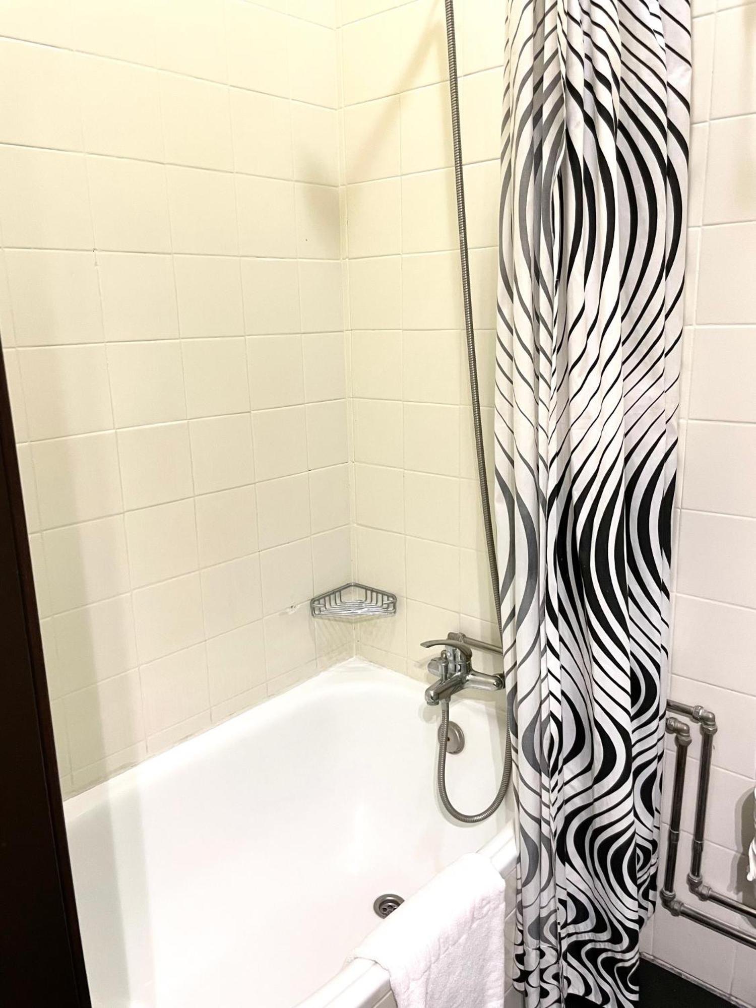 Quarto Twin Standard