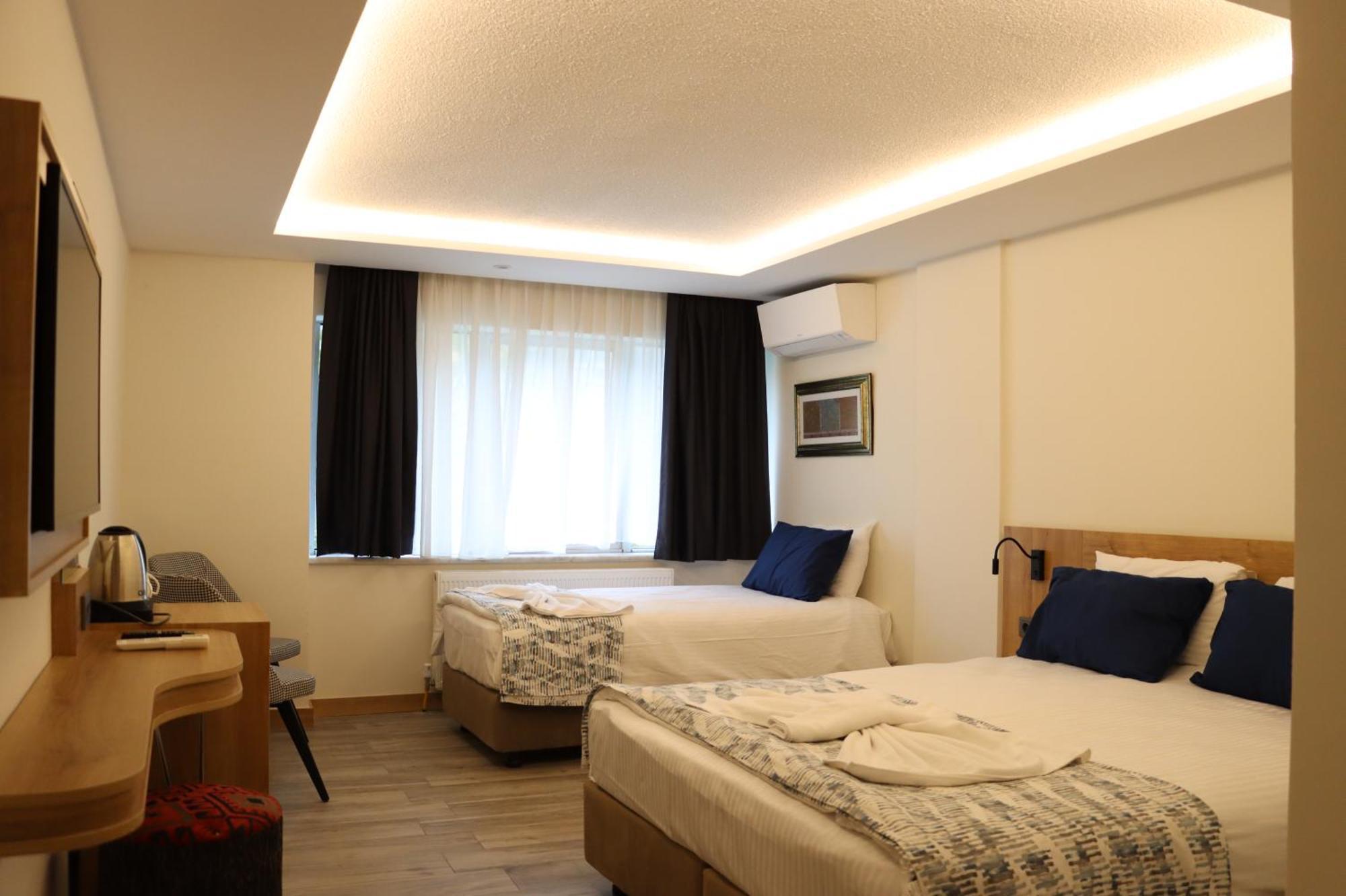 Family Room,1466302475:JPEG