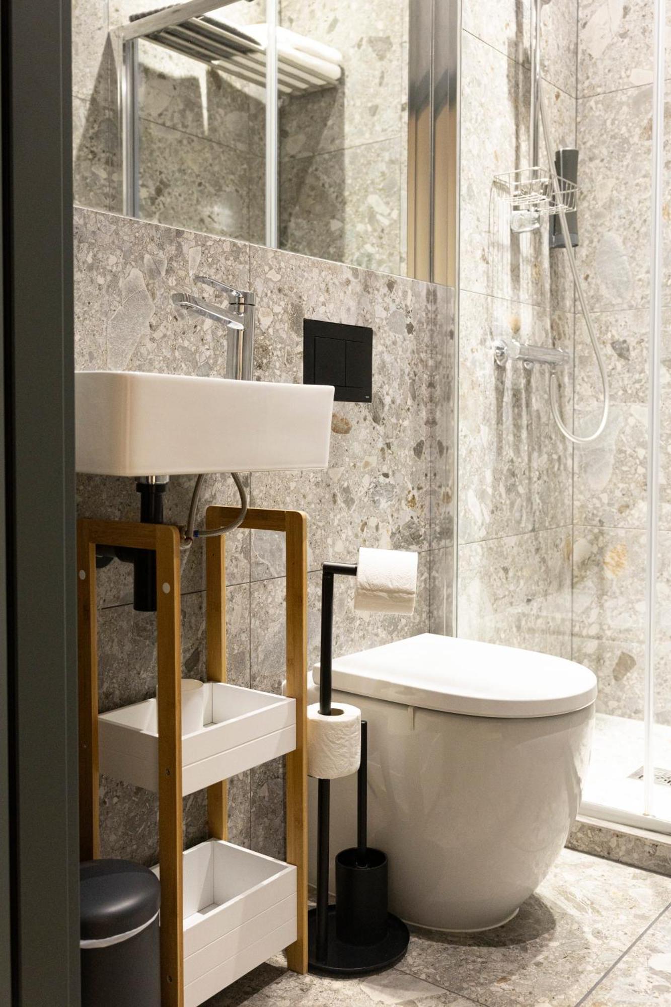 Double Room Private Bathroom