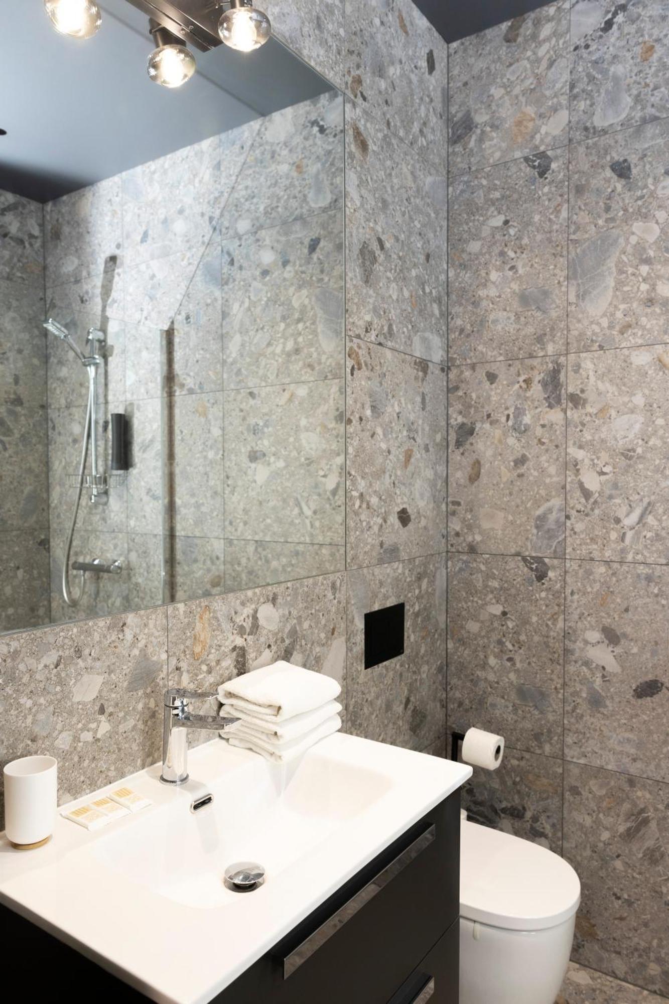 Family Room Private Bathroom