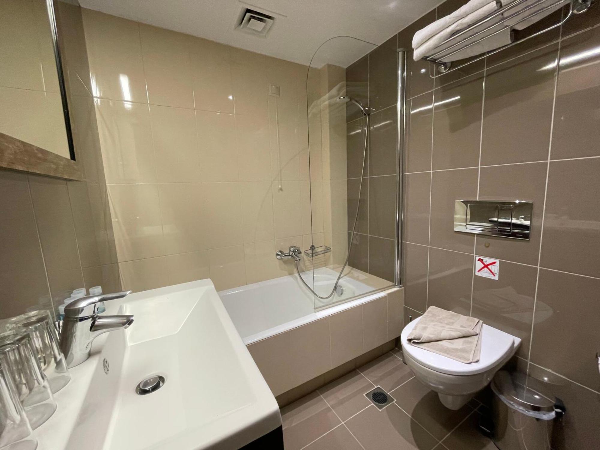 Superior Twin Room,1555456711:JPEG