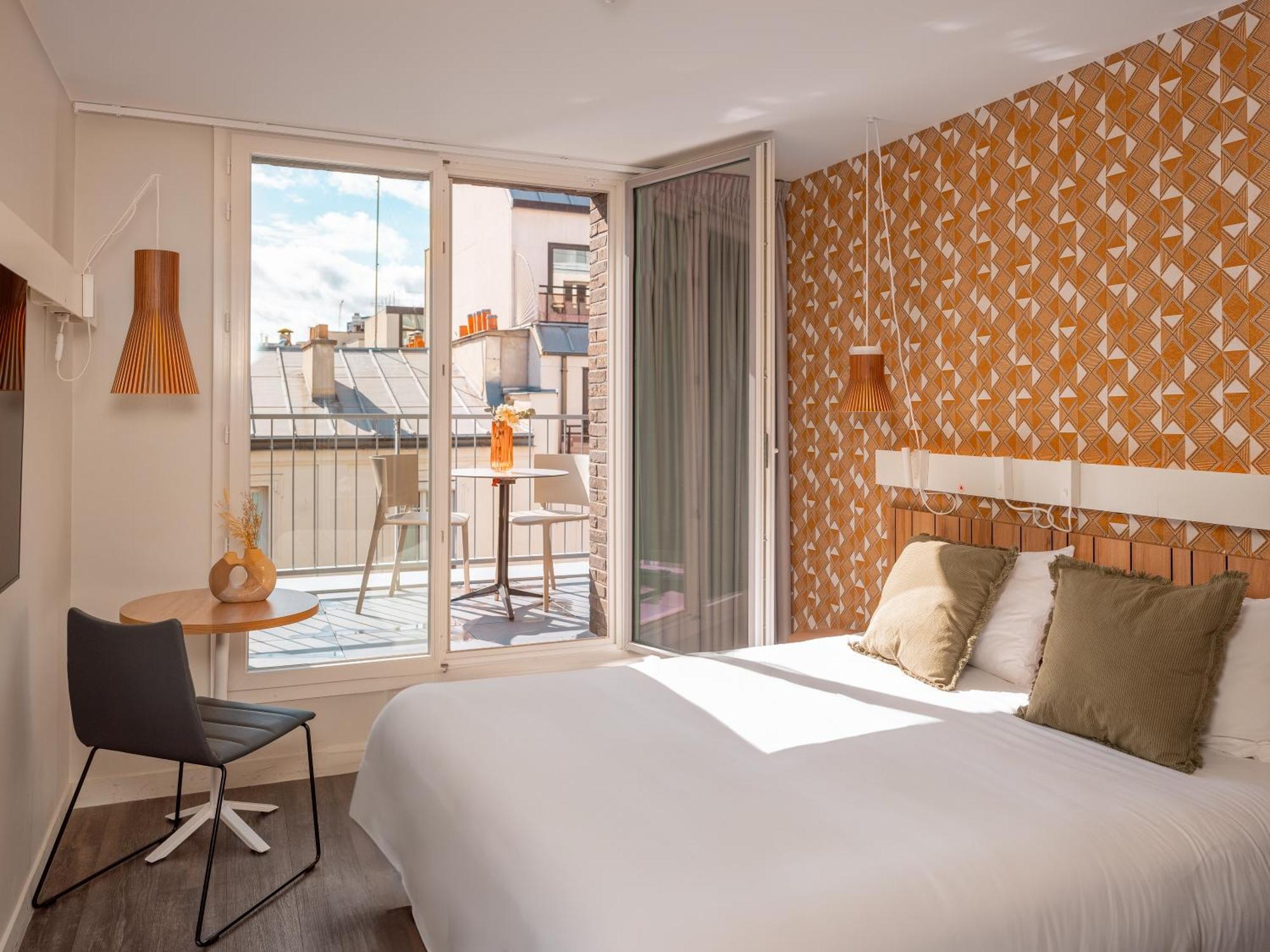 Superior Queen Room Balcony