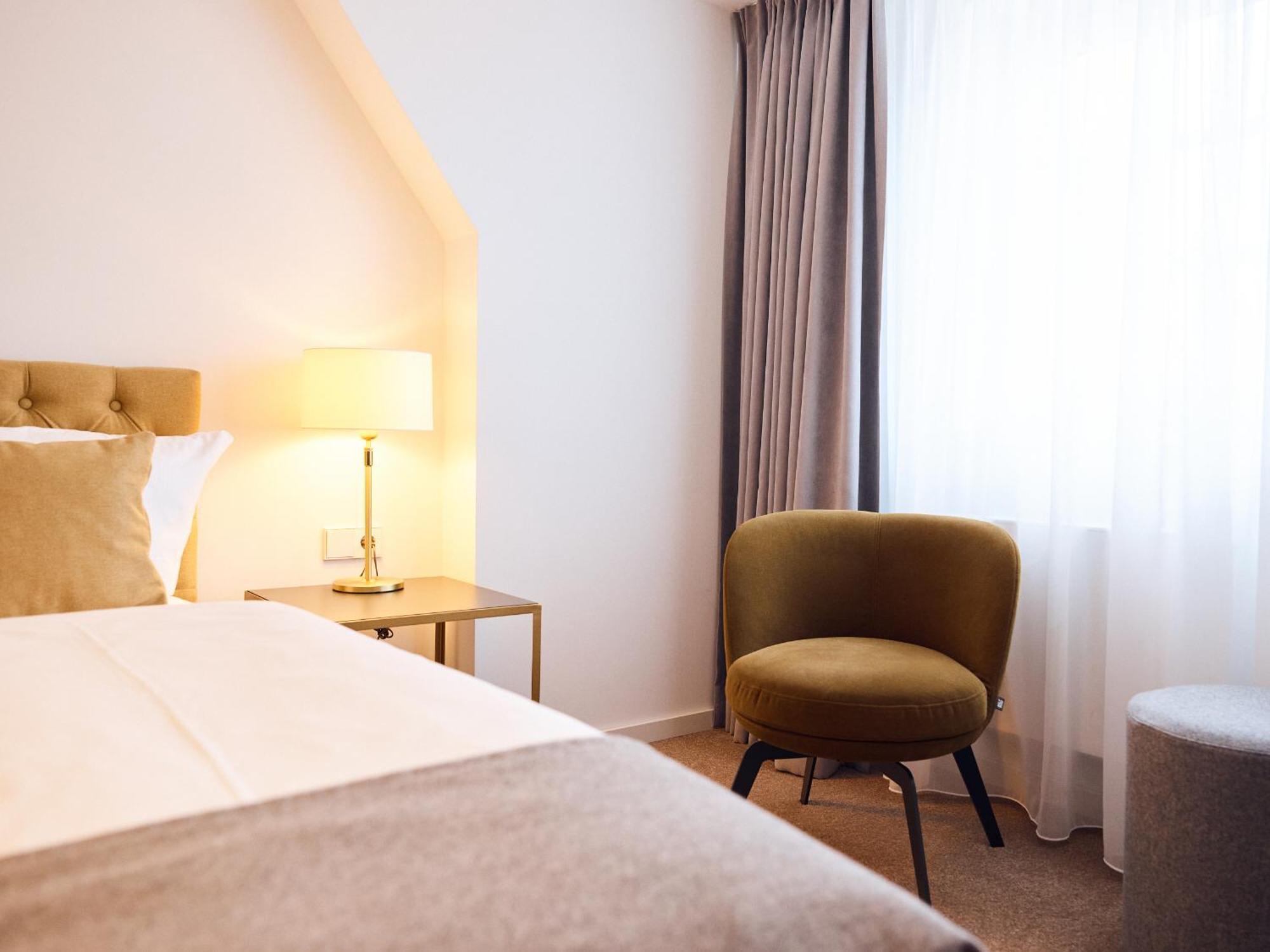 Double Room,1545261493:JPEG