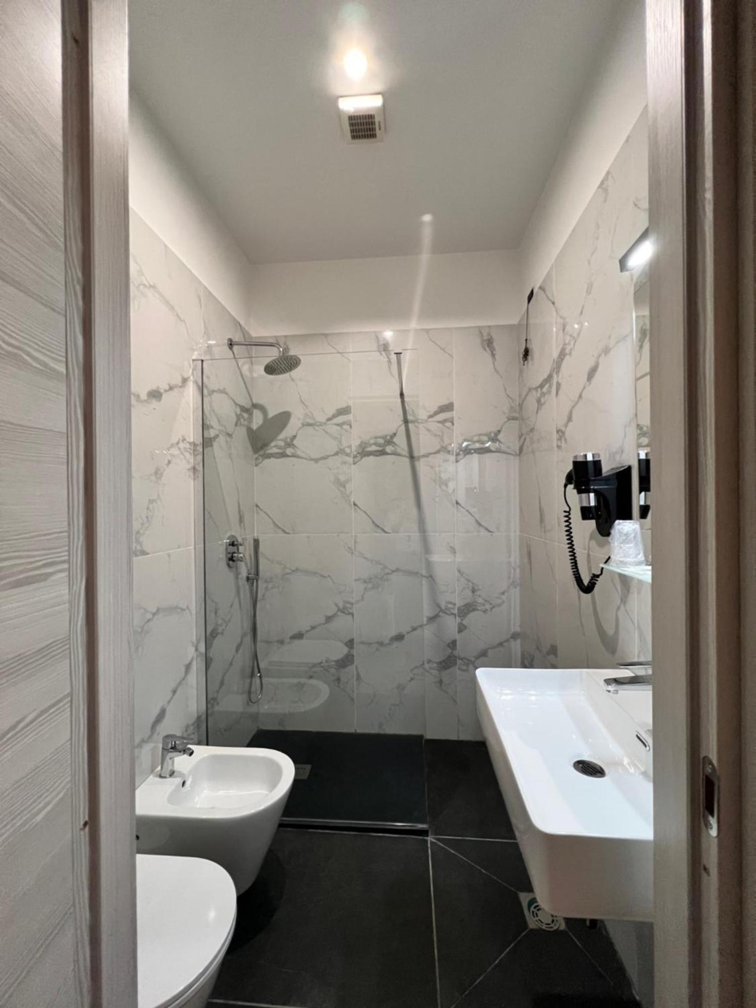 Double Room,1595399798:JPEG