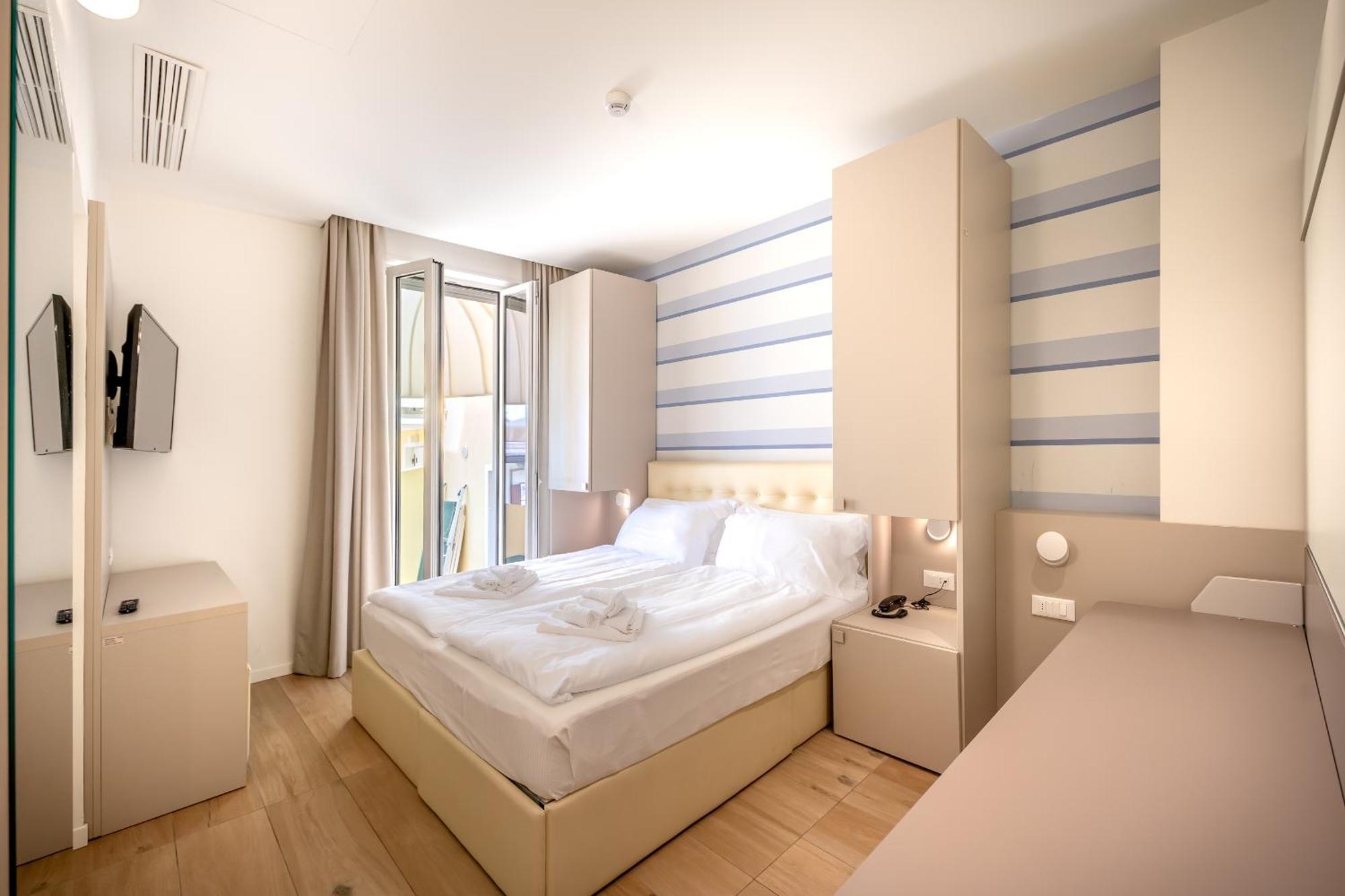 Quadruple Room Sea View,1549228786:JPEG