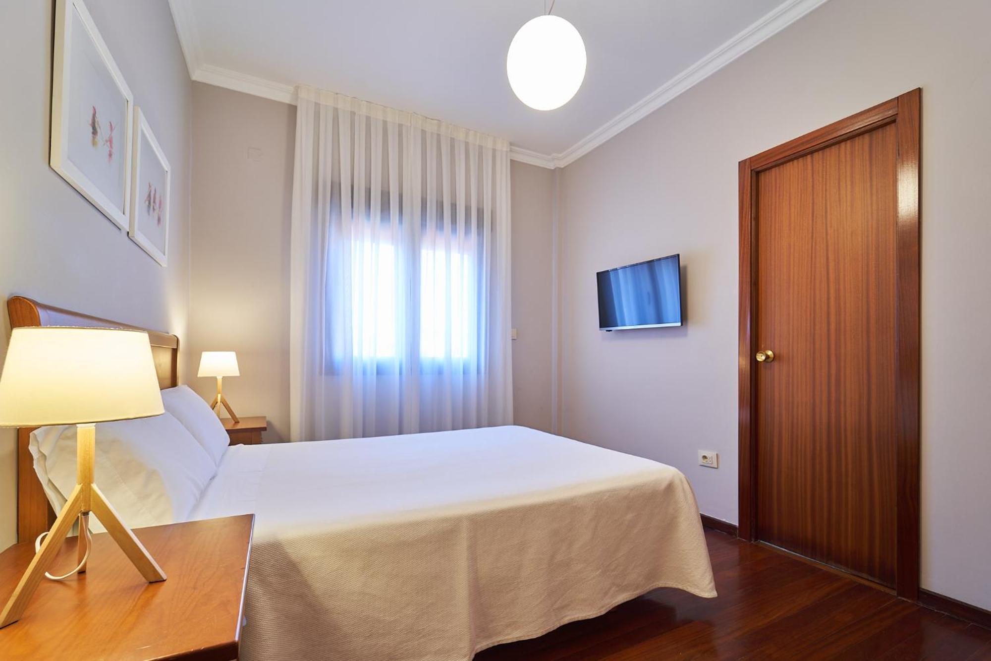 Small Double Room,1549994926:JPEG