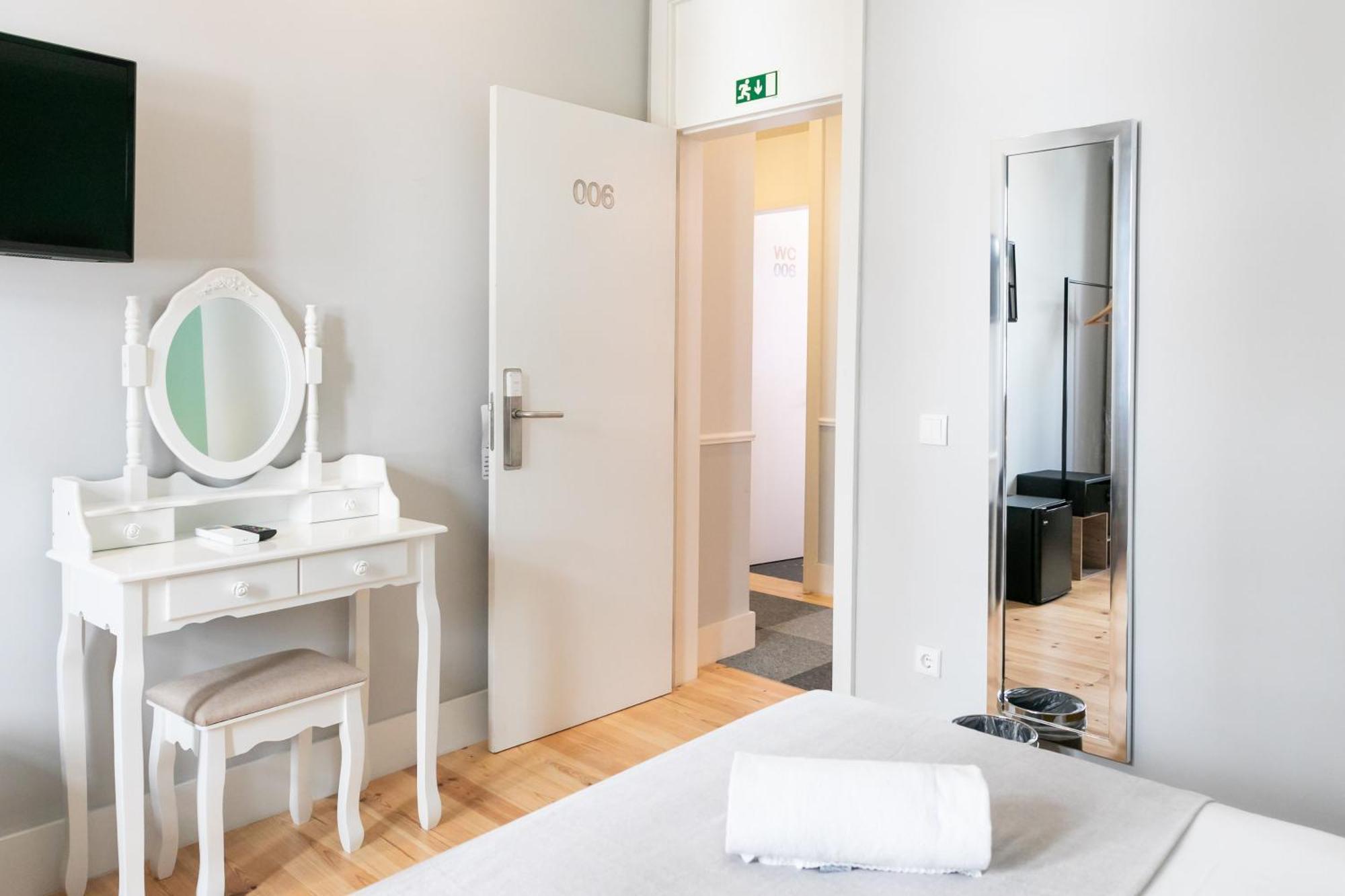 Economy Twin Room