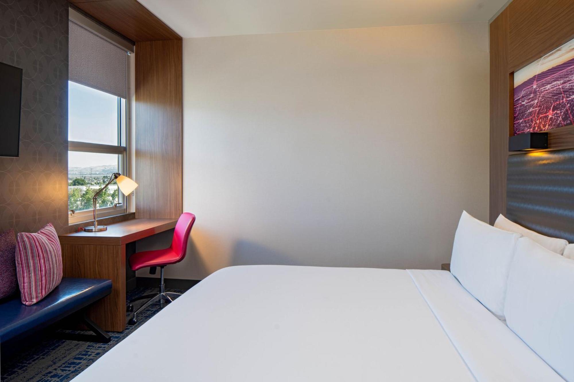 Guest Room 1 King,1551162637:JPEG