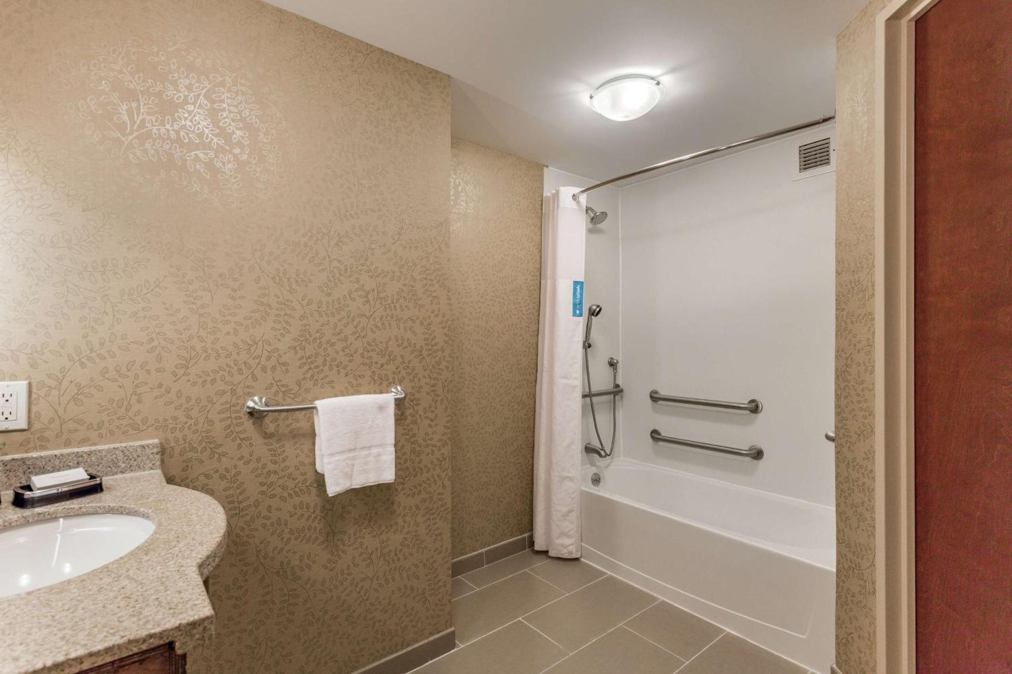 Quarto King com Acesso a Pessoas com Mobilidade Condicionada - Não Fumador
