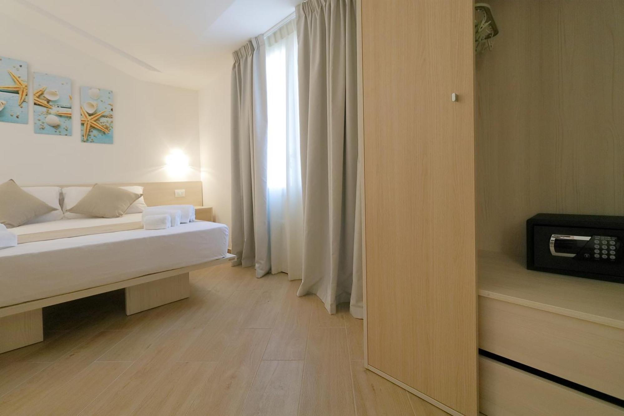 Double Room Private Bathroom