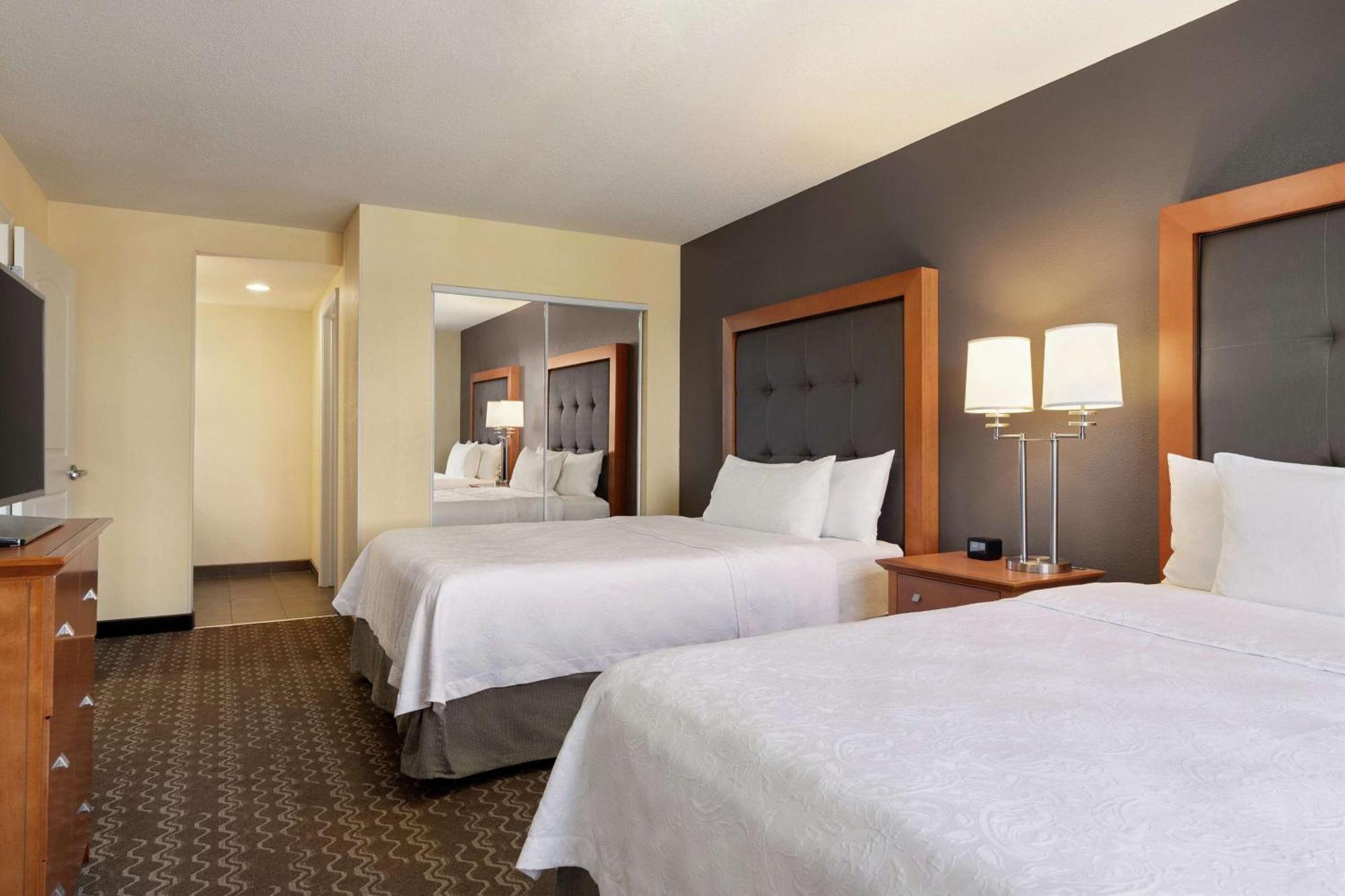 Two Bedroom Suite One King Two Queen Beds Non-Smoking