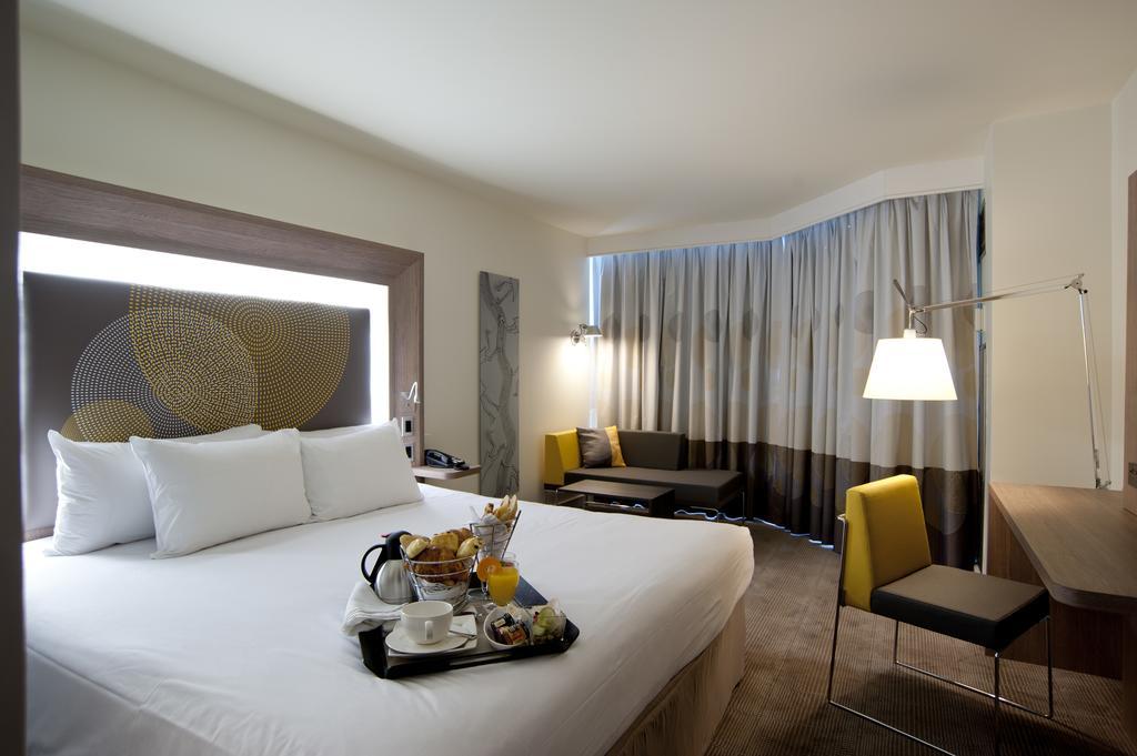 Executive King Room with Sofa Bed