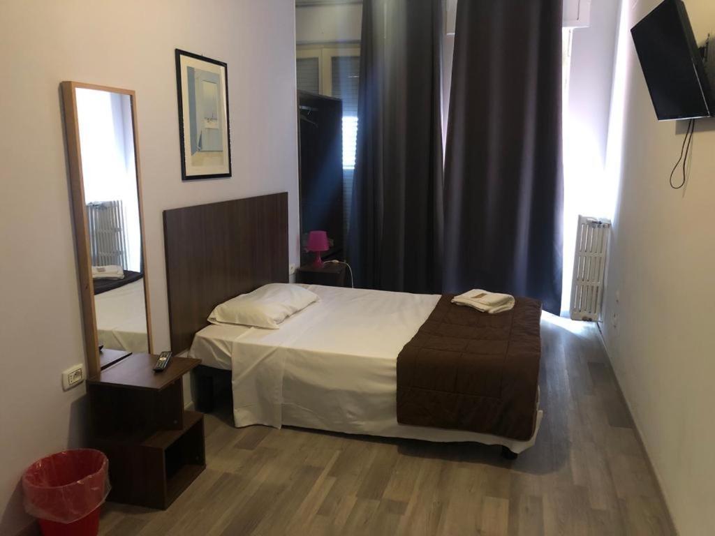 Camera Singola con Bagno in Comune
